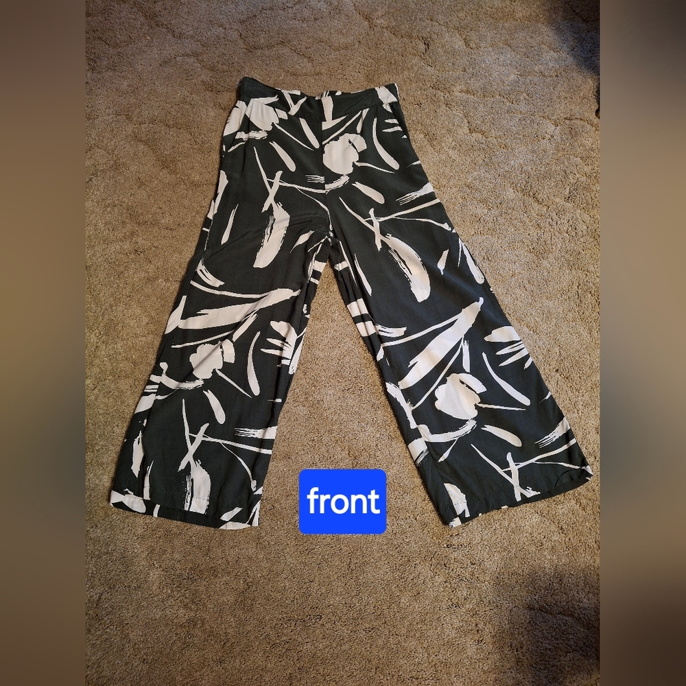 T TAHARI Green and White Abstract Print Pants